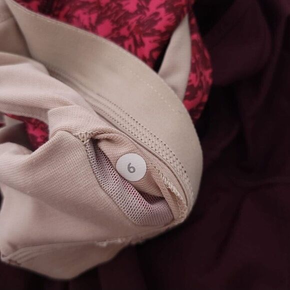 Lululemon Burgundy Built In Bra Athletic Womens Size 6 Tank Top - Picture 11 of 11